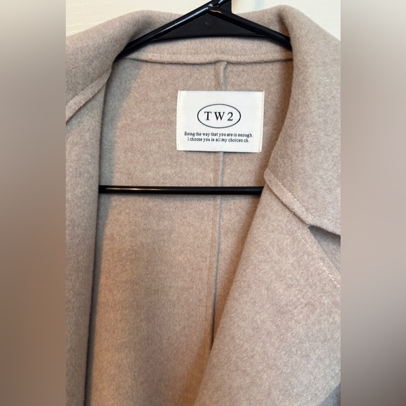 Short Trench Coat - Picture 2 of 6